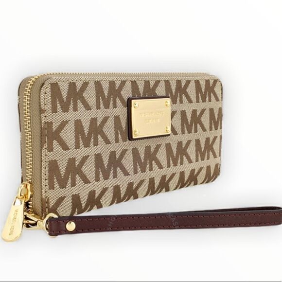 Michael Michael Kors Jet Set Continental Wristlet - Picture 1 of 7
